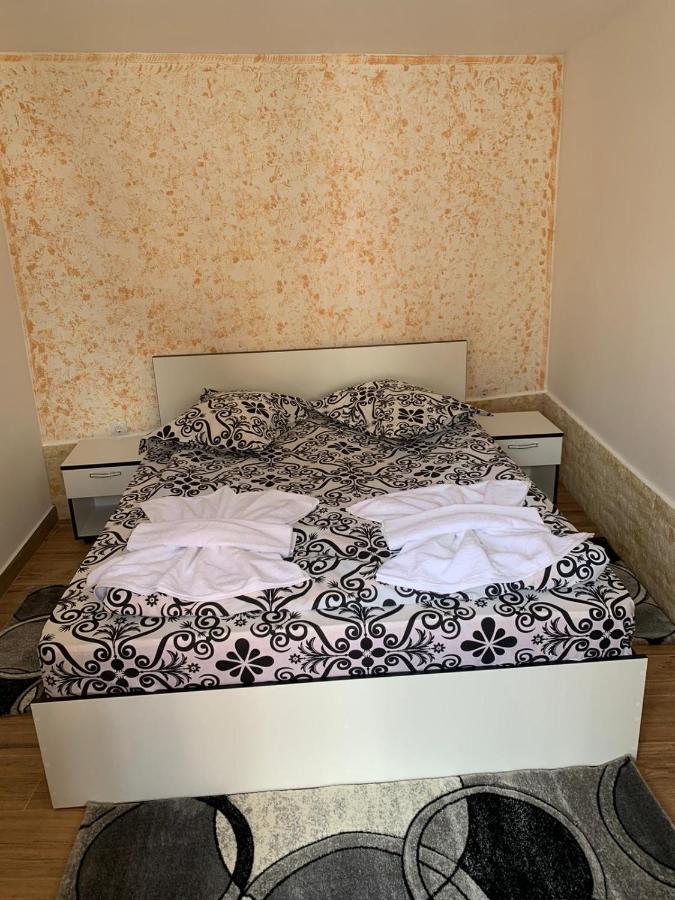 Casa Flori 호텔 Călimăneşti 외부 사진